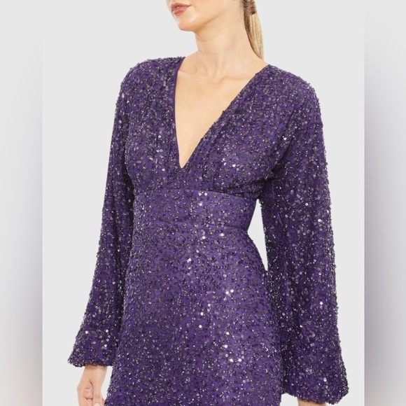 MAC DUGGAL 10791 NWOT
Sequined Puff Sleeve V Neck Gown - Picture 2 of 6